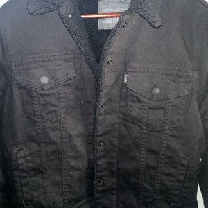 Woman’s Black Levi Strauss & Co Jean Jacket Size Large